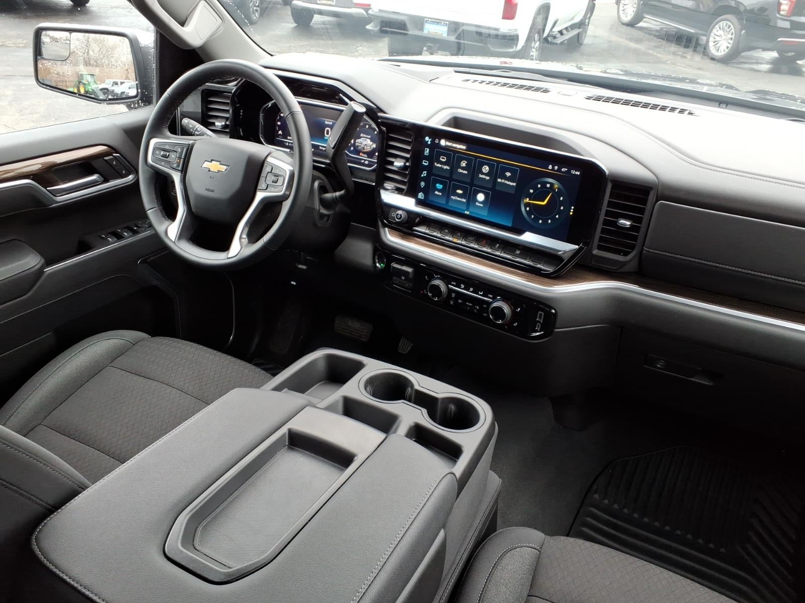 2025 Chevrolet Silverado 1500 LT (2FL)