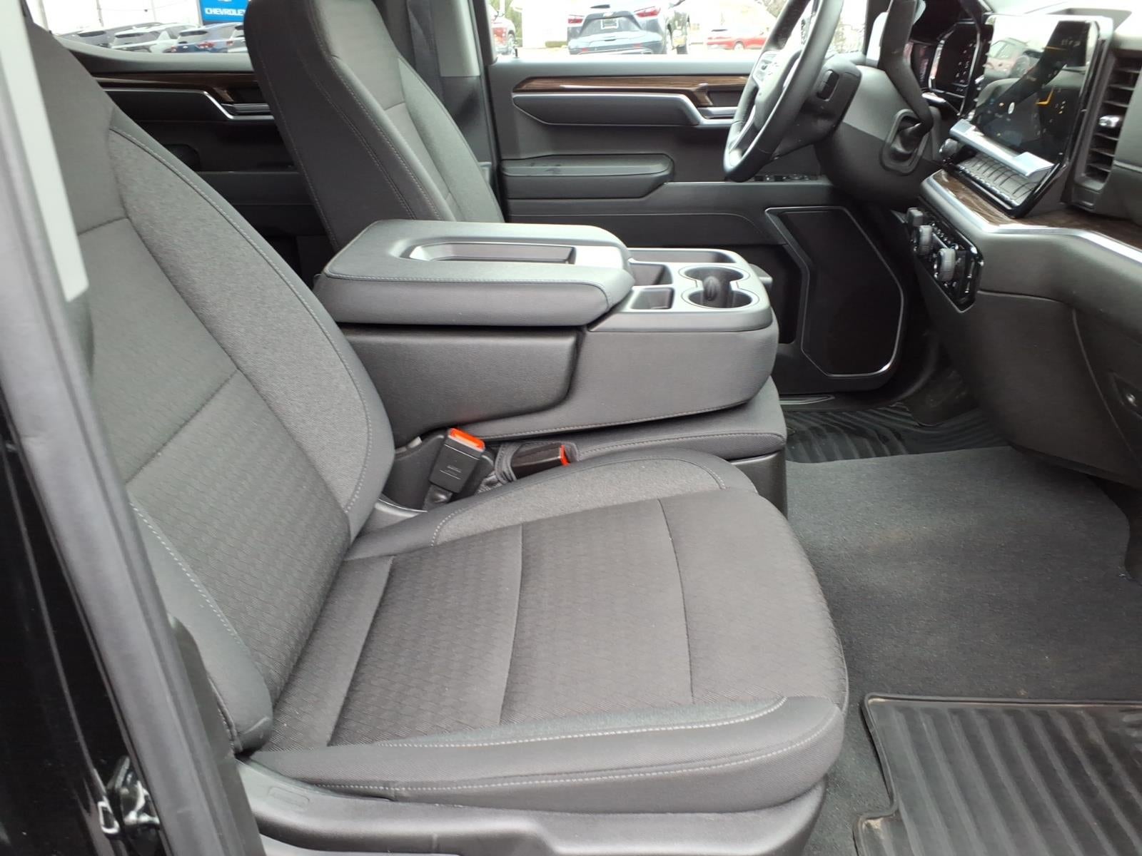 2025 Chevrolet Silverado 1500 LT (2FL)