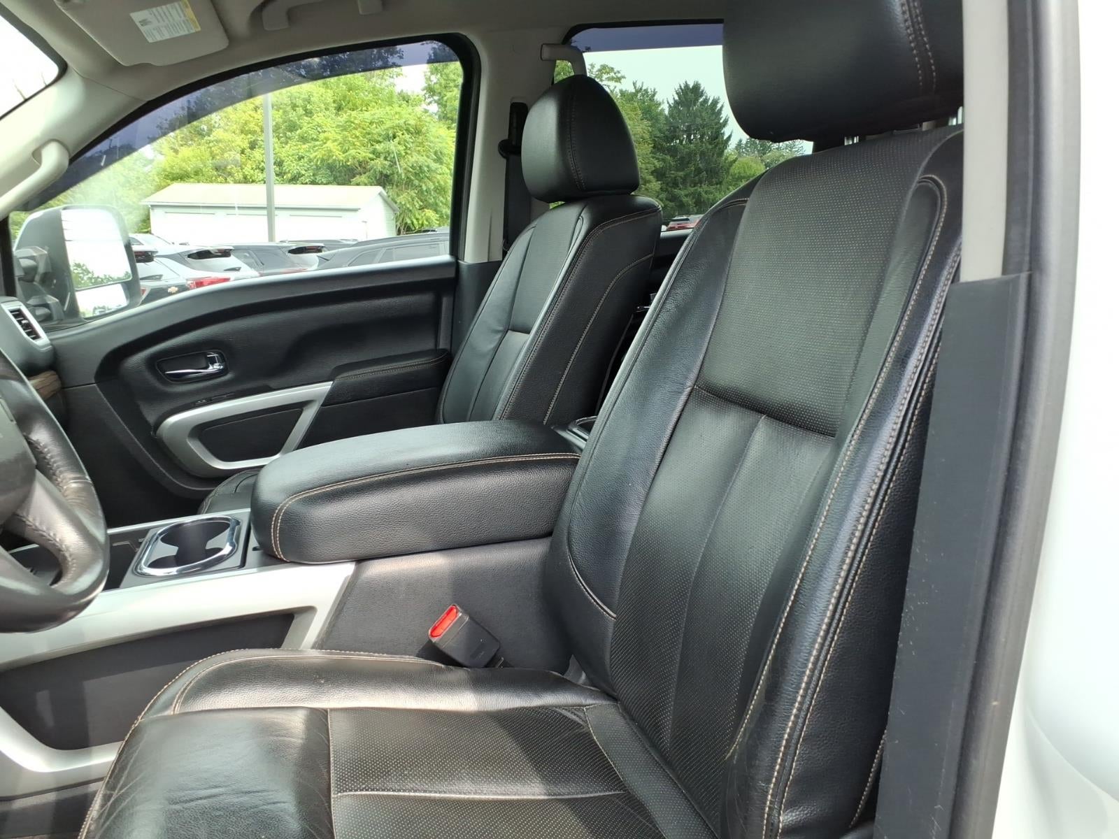 2017 Nissan TITAN SL