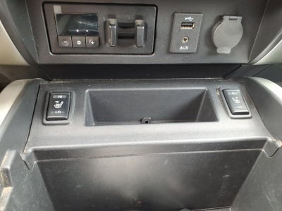 2017 Nissan TITAN SL
