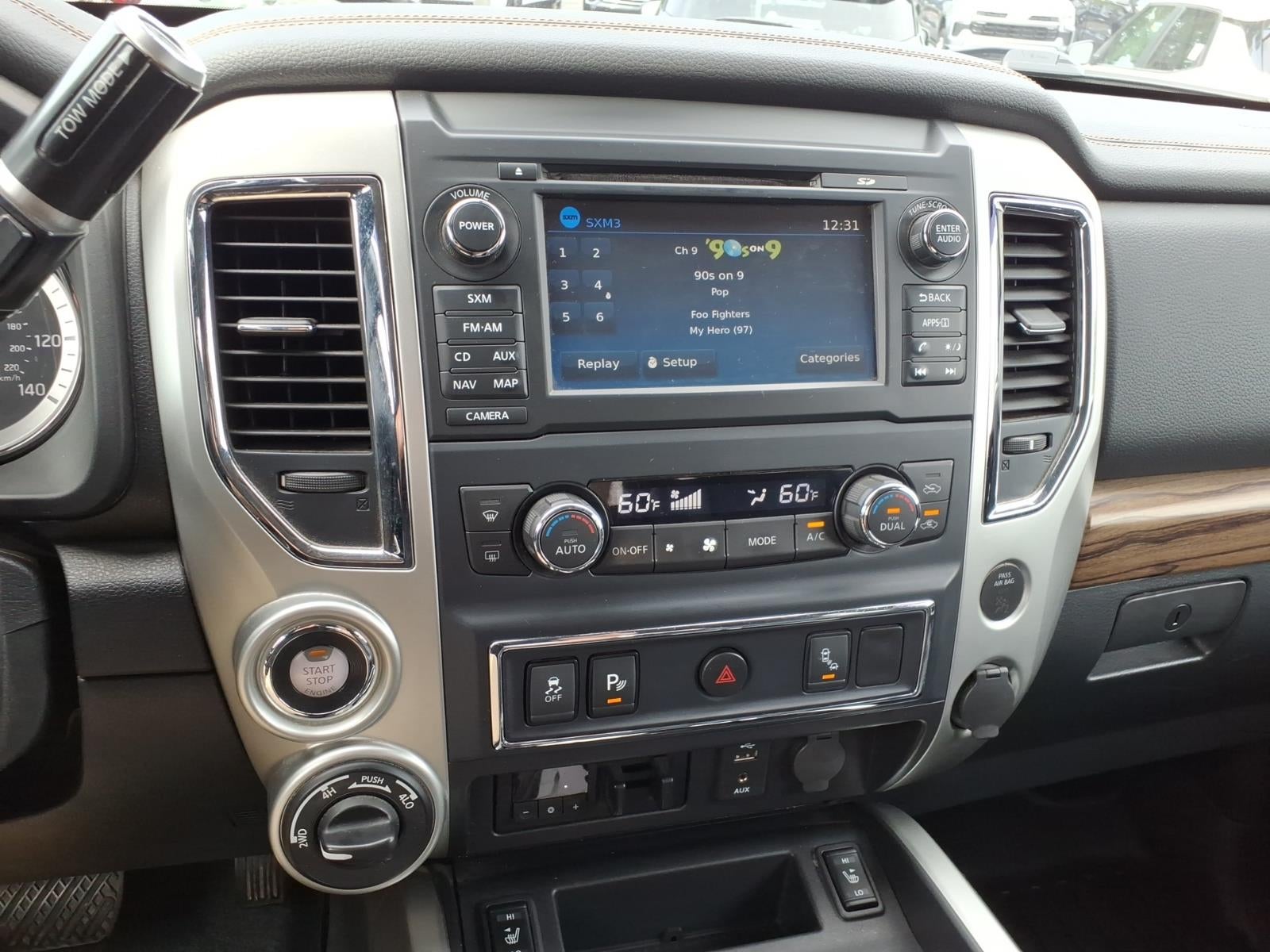 2017 Nissan TITAN SL