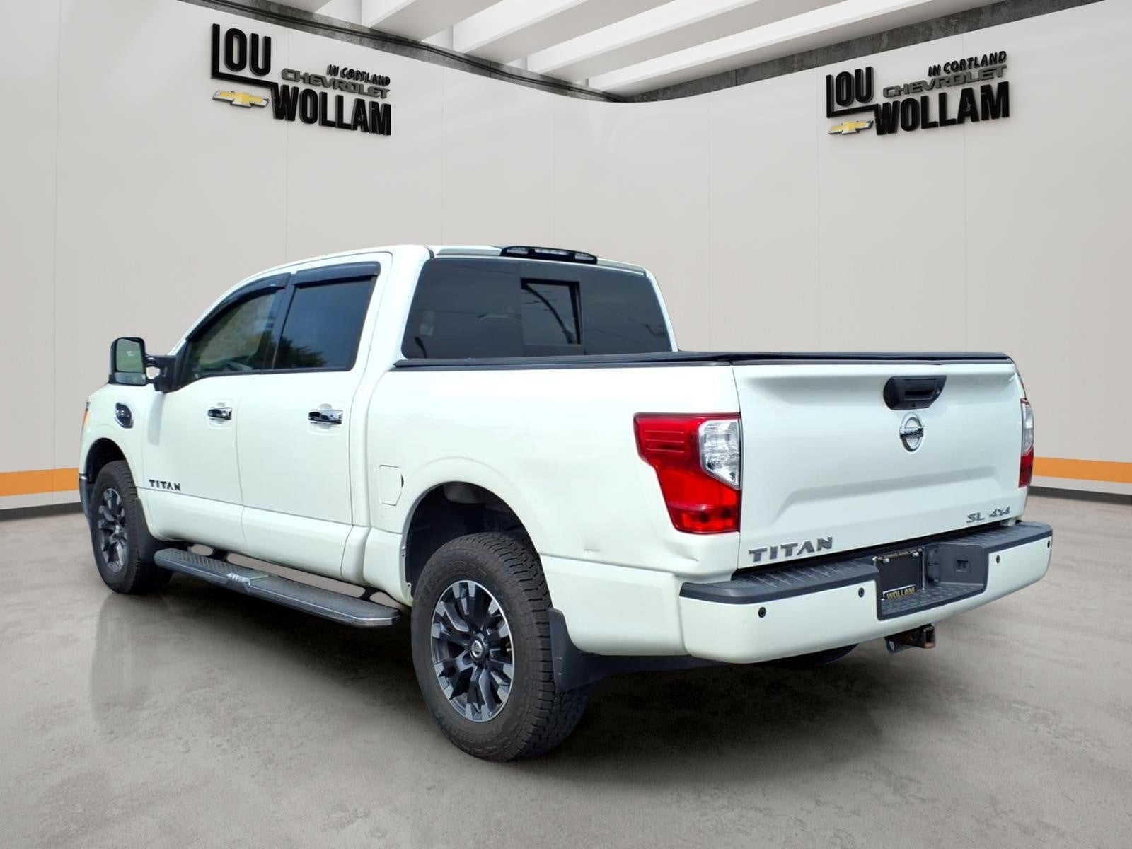 2017 Nissan TITAN SL