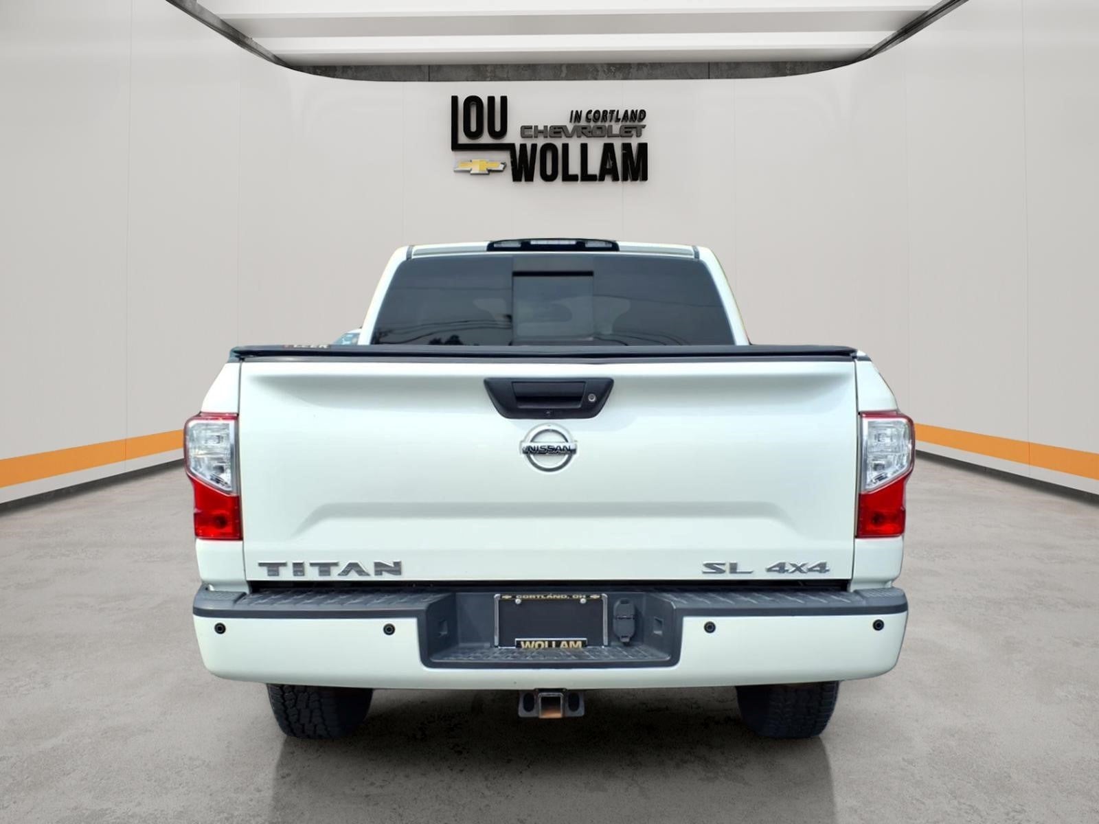 2017 Nissan TITAN SL