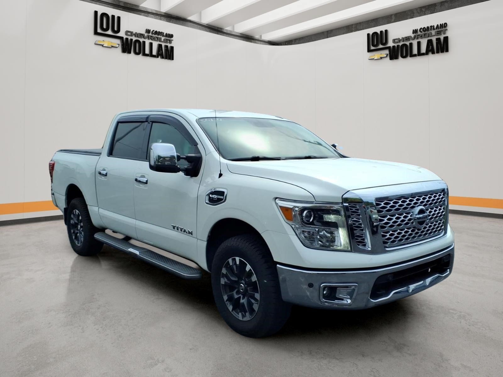 2017 Nissan TITAN SL
