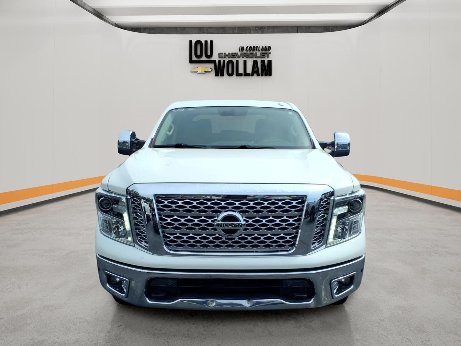 2017 Nissan TITAN SL