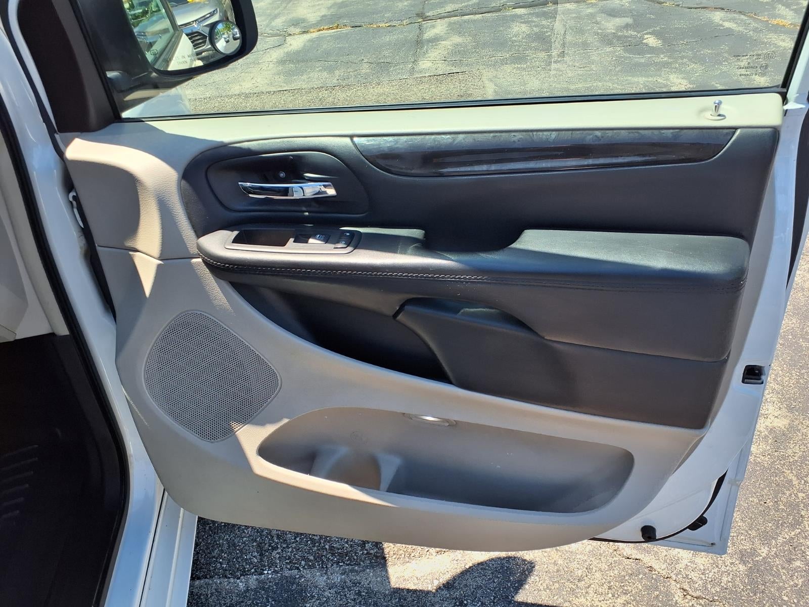2017 Dodge Grand Caravan Crew Plus
