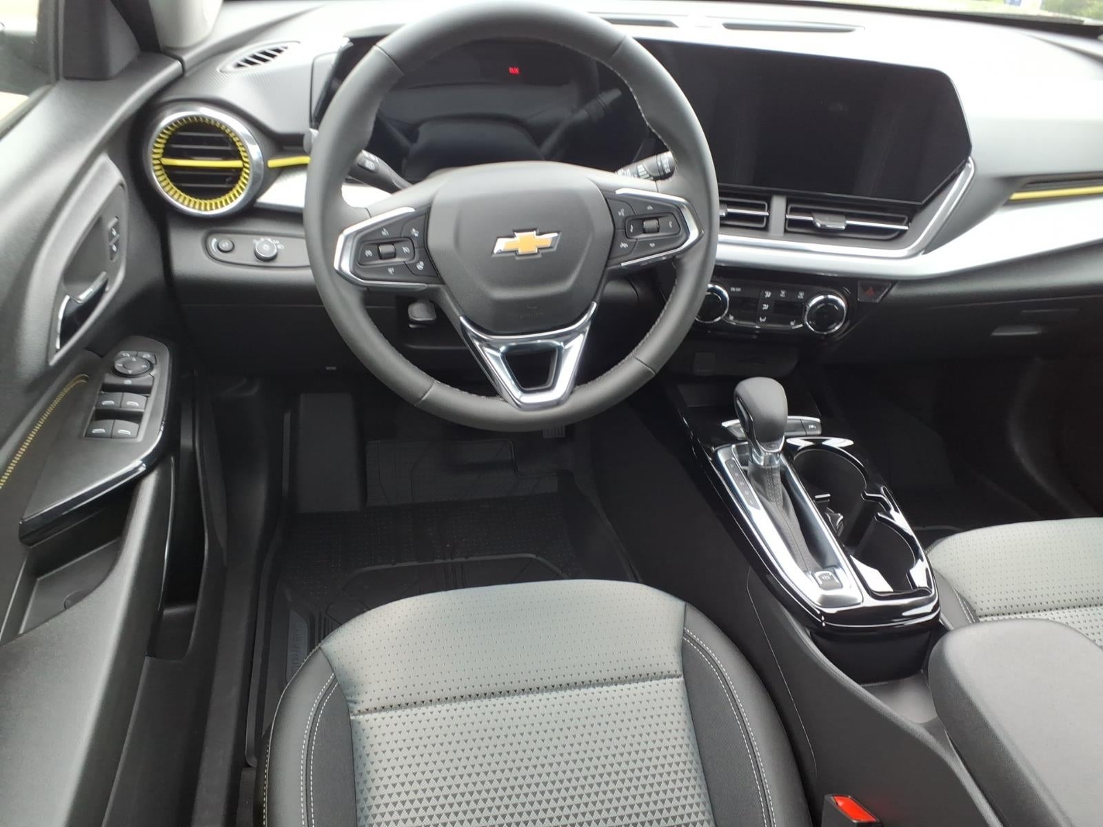2026 Chevrolet Trax LT - Photo 7
