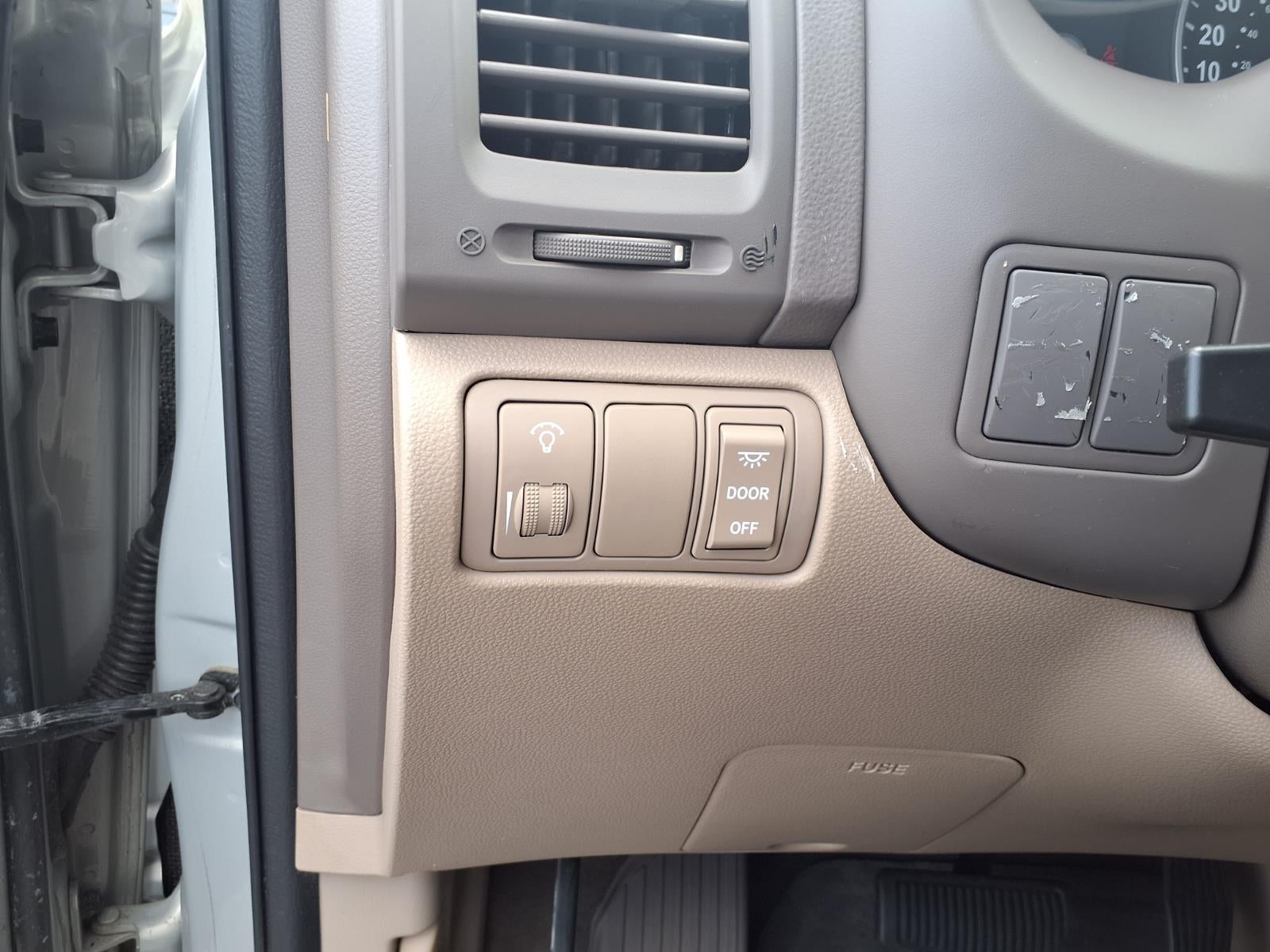 2012 Kia Sedona LX